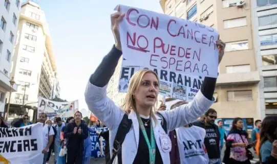 Protesta, marcha y movilización de los trabajadores y trabajadoras del Hospital Garrahan. 