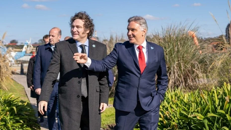 Javier Gerardo Milei  y Martín Miguel Llaryora.